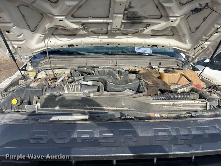 image for item DQ5109 2011 Ford F350 Super Duty  flatbed pickup truck