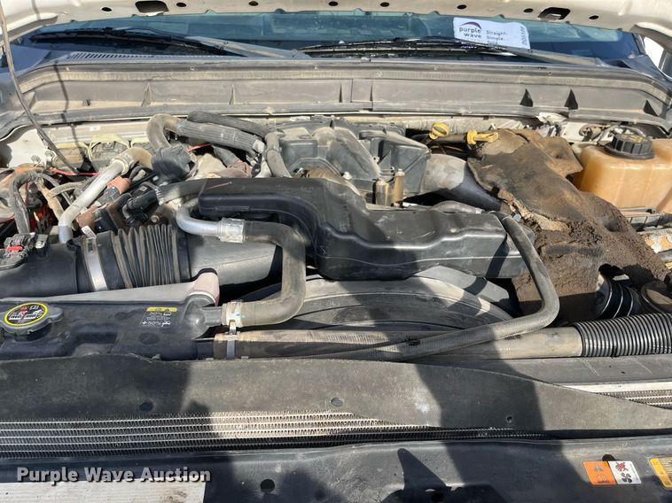 image for item DQ5109 2011 Ford F350 Super Duty  flatbed pickup truck