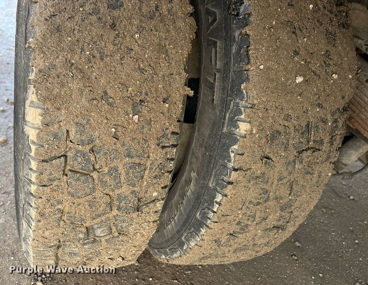 image for item DQ5109 2011 Ford F350 Super Duty  flatbed pickup truck