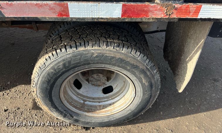 image for item DQ5109 2011 Ford F350 Super Duty  flatbed pickup truck