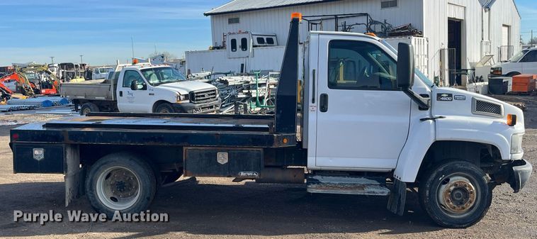 image for item DQ5110 2005 Chevrolet C4500  flatbed truck