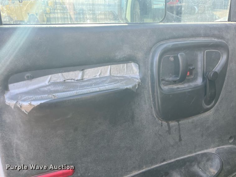 image for item DQ5110 2005 Chevrolet C4500  flatbed truck