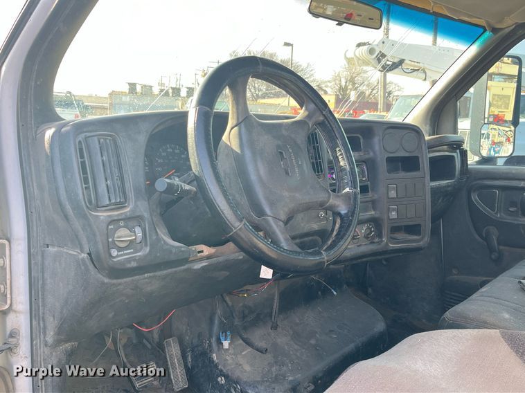 image for item DQ5110 2005 Chevrolet C4500  flatbed truck