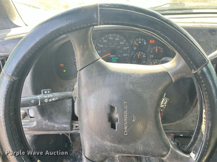 image for item DQ5110 2005 Chevrolet C4500  flatbed truck