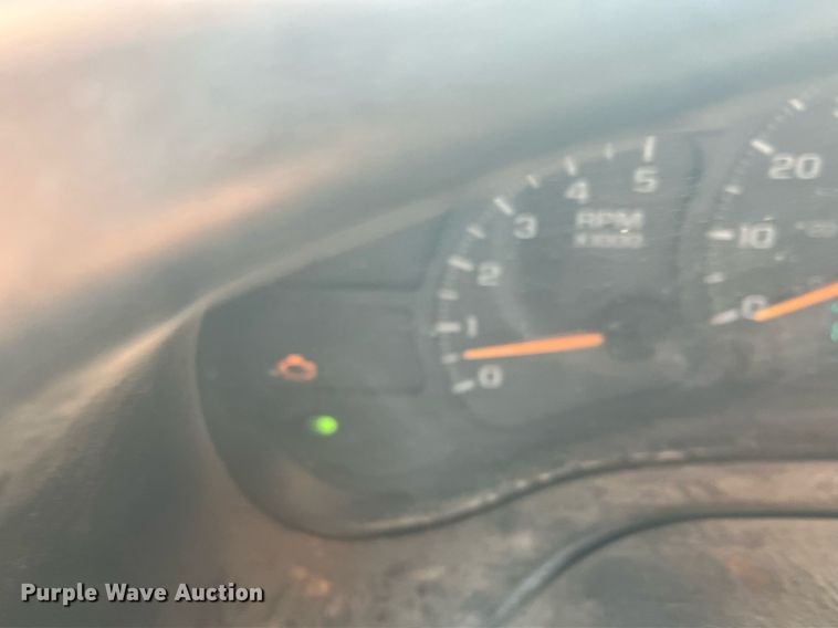 image for item DQ5110 2005 Chevrolet C4500  flatbed truck