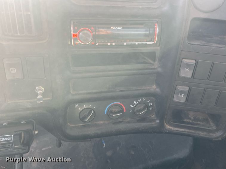 image for item DQ5110 2005 Chevrolet C4500  flatbed truck