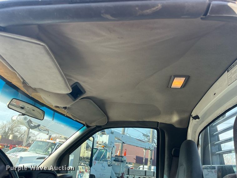 image for item DQ5110 2005 Chevrolet C4500  flatbed truck