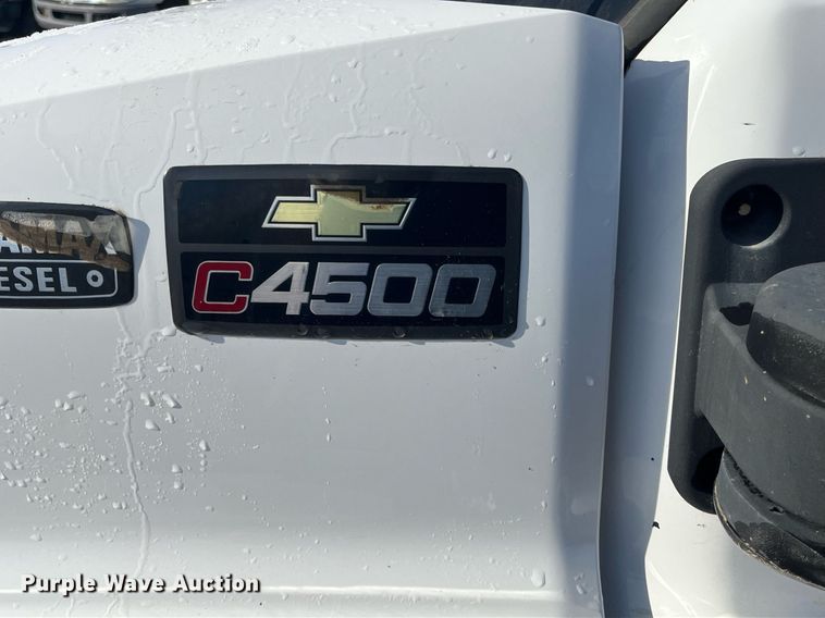 image for item DQ5110 2005 Chevrolet C4500  flatbed truck