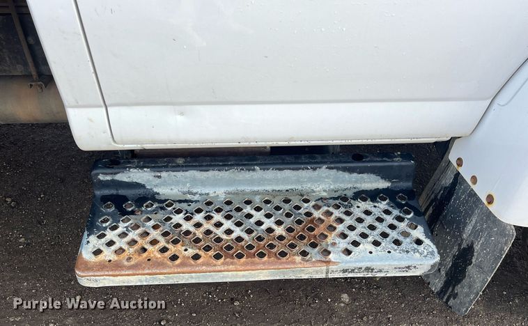 image for item DQ5110 2005 Chevrolet C4500  flatbed truck