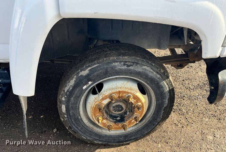 image for item DQ5110 2005 Chevrolet C4500  flatbed truck