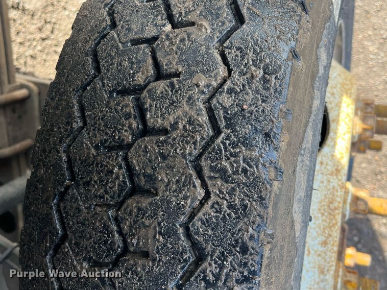 image for item DQ5110 2005 Chevrolet C4500  flatbed truck