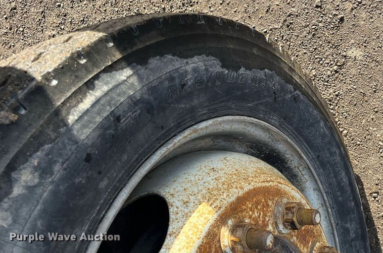 image for item DQ5110 2005 Chevrolet C4500  flatbed truck