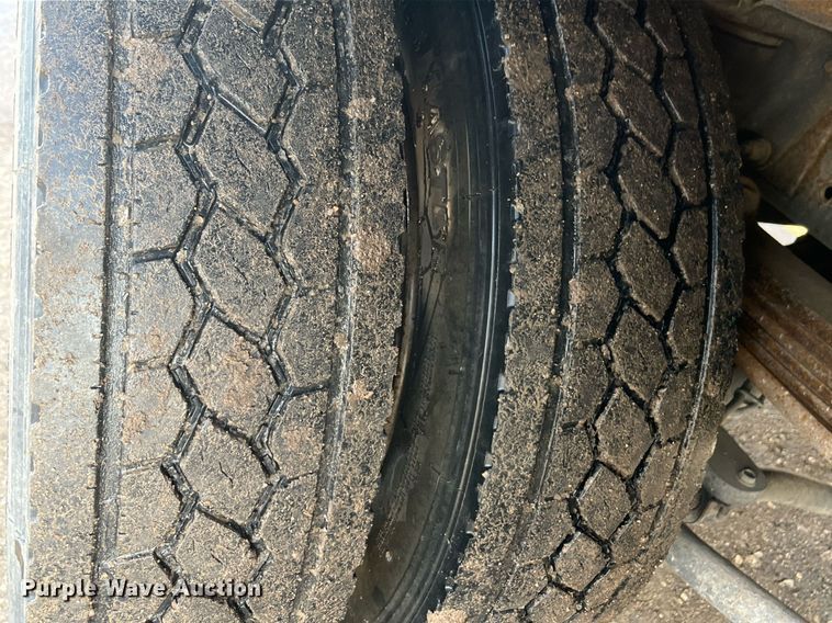 image for item DQ5110 2005 Chevrolet C4500  flatbed truck