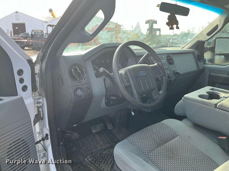 image for item DQ5112 2012 Ford F250 Super Duty  SuperCab pickup truck