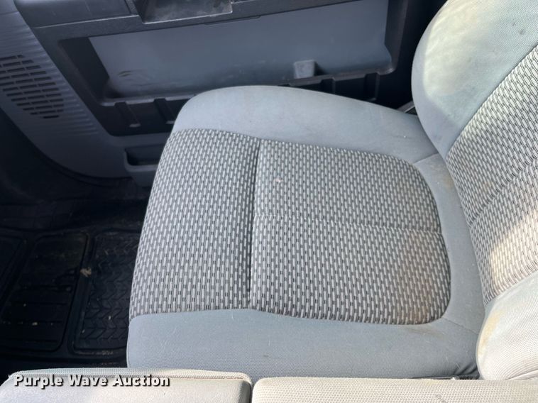 image for item DQ5112 2012 Ford F250 Super Duty  SuperCab pickup truck