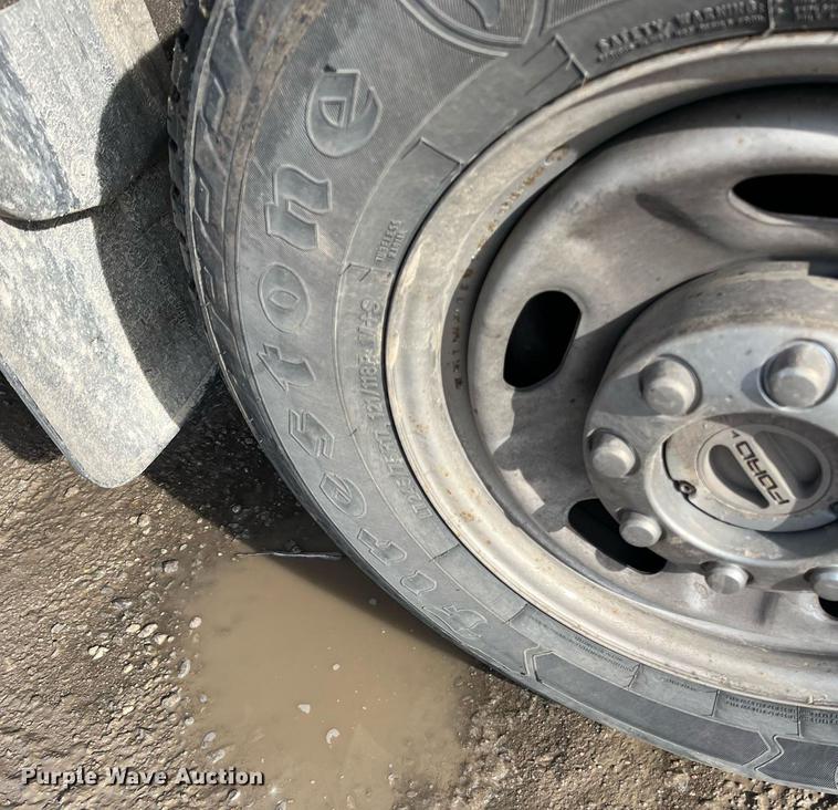 image for item DQ5112 2012 Ford F250 Super Duty  SuperCab pickup truck