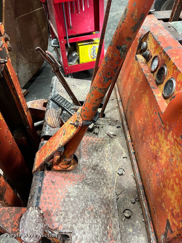 image for item DQ5114 Clark 4015  forklift