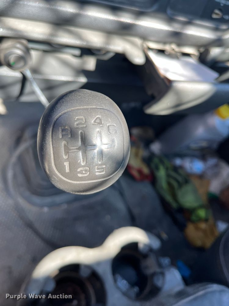 image for item DR7451 2001 Chevrolet Silverado 3500  flatbed pickup truck