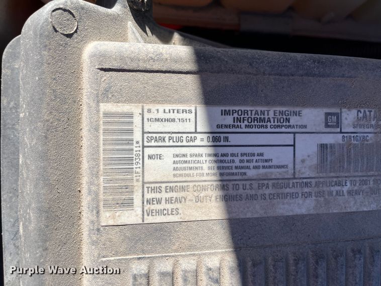 image for item DR7451 2001 Chevrolet Silverado 3500  flatbed pickup truck