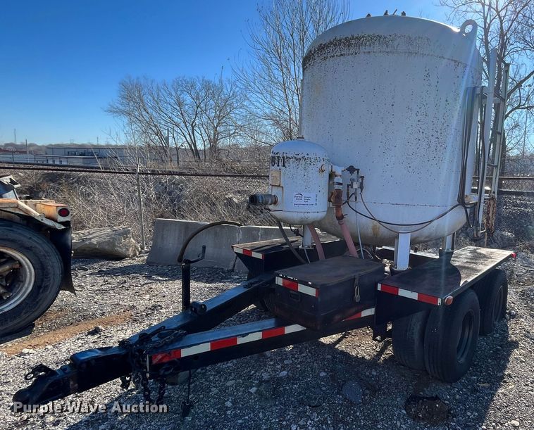 image for item DR7452 1994 Schmidt Manufacturing 1600MT  sandblasting trailer