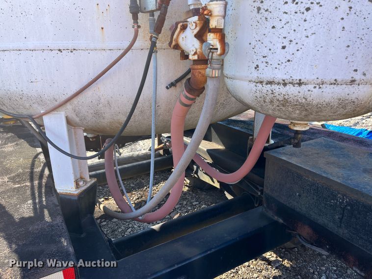 image for item DR7452 1994 Schmidt Manufacturing 1600MT  sandblasting trailer