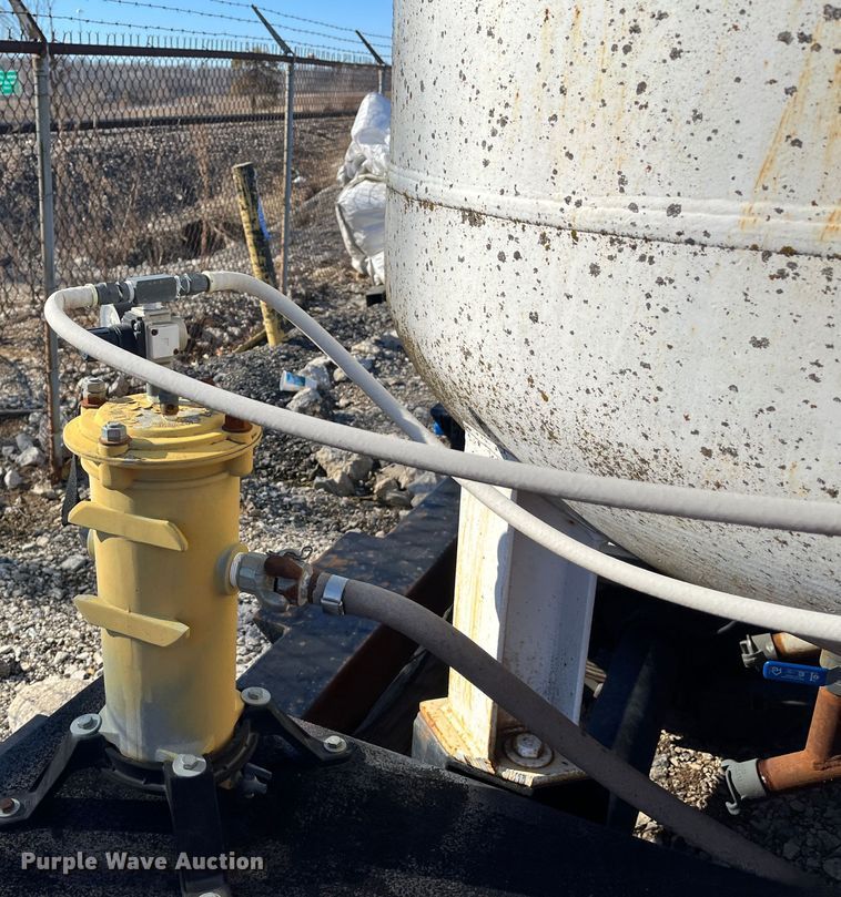 image for item DR7452 1994 Schmidt Manufacturing 1600MT  sandblasting trailer