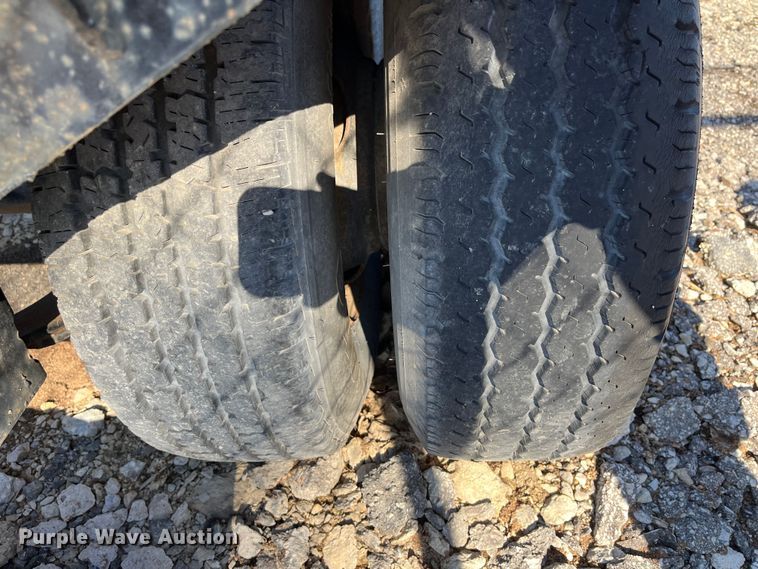 image for item DR7452 1994 Schmidt Manufacturing 1600MT  sandblasting trailer