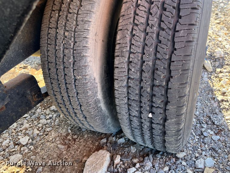 image for item DR7452 1994 Schmidt Manufacturing 1600MT  sandblasting trailer