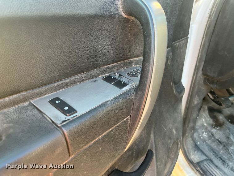 image for item DR7453 2011 Chevrolet Silverado 2500HD  pickup truck