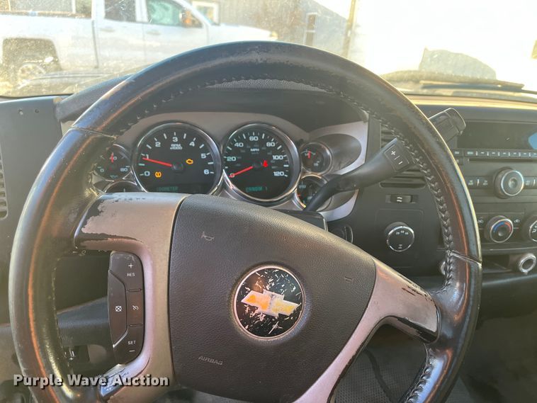 image for item DR7453 2011 Chevrolet Silverado 2500HD  pickup truck