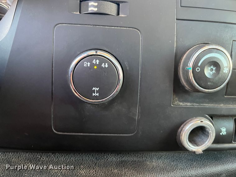 image for item DR7453 2011 Chevrolet Silverado 2500HD  pickup truck