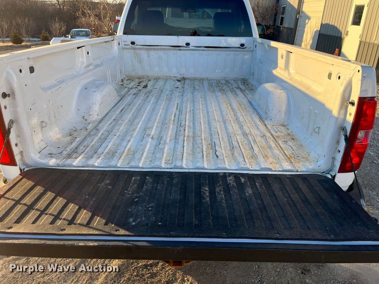 image for item DR7453 2011 Chevrolet Silverado 2500HD  pickup truck