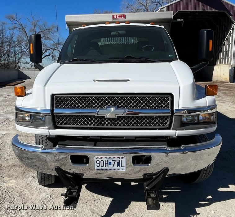 image for item DR7455 2005 Chevrolet C5500  dump truck