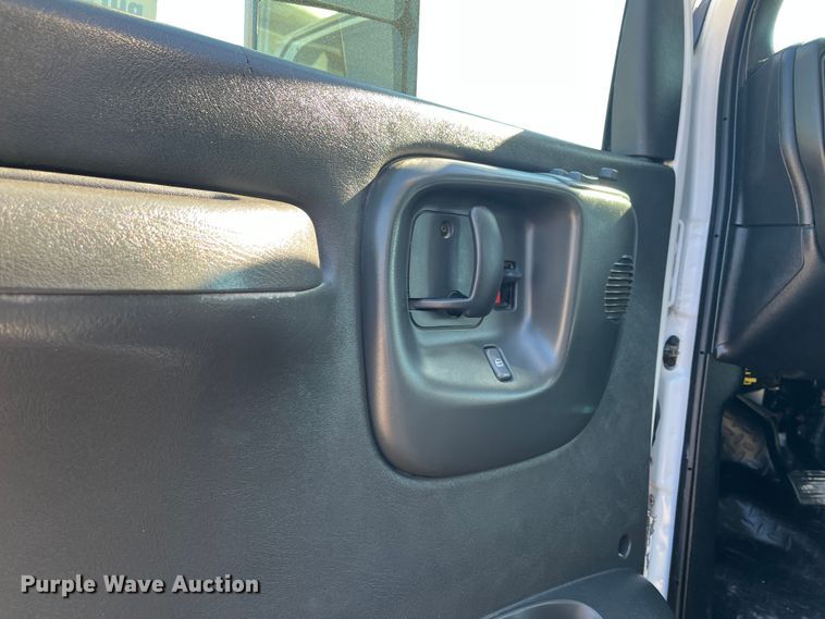 image for item DR7455 2005 Chevrolet C5500  dump truck