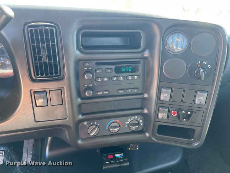 image for item DR7455 2005 Chevrolet C5500  dump truck