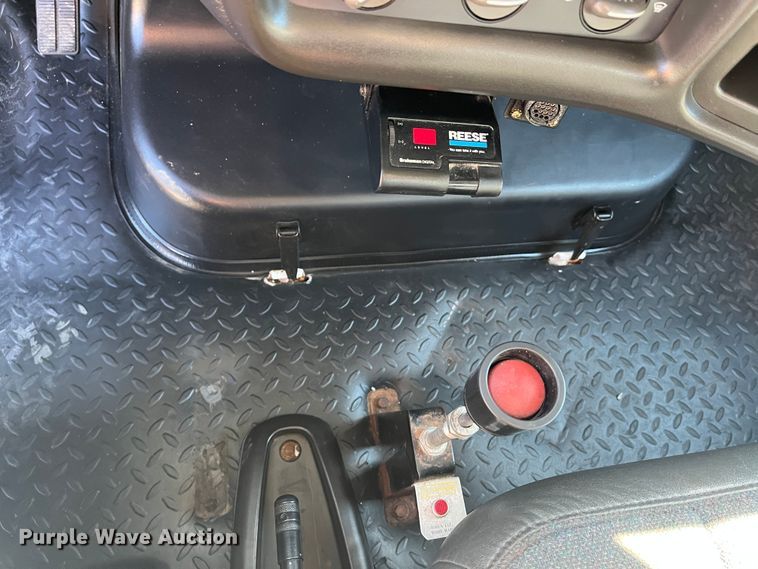 image for item DR7455 2005 Chevrolet C5500  dump truck