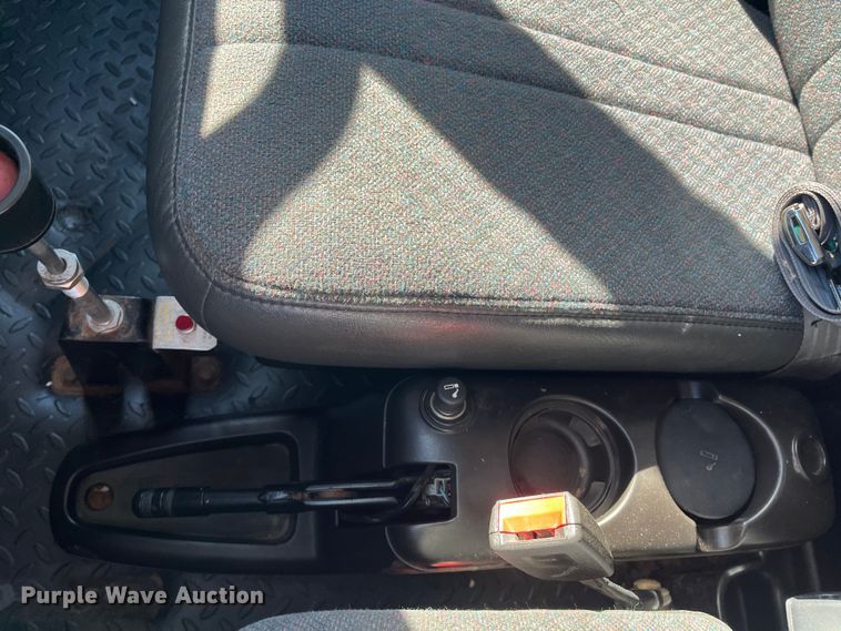 image for item DR7455 2005 Chevrolet C5500  dump truck