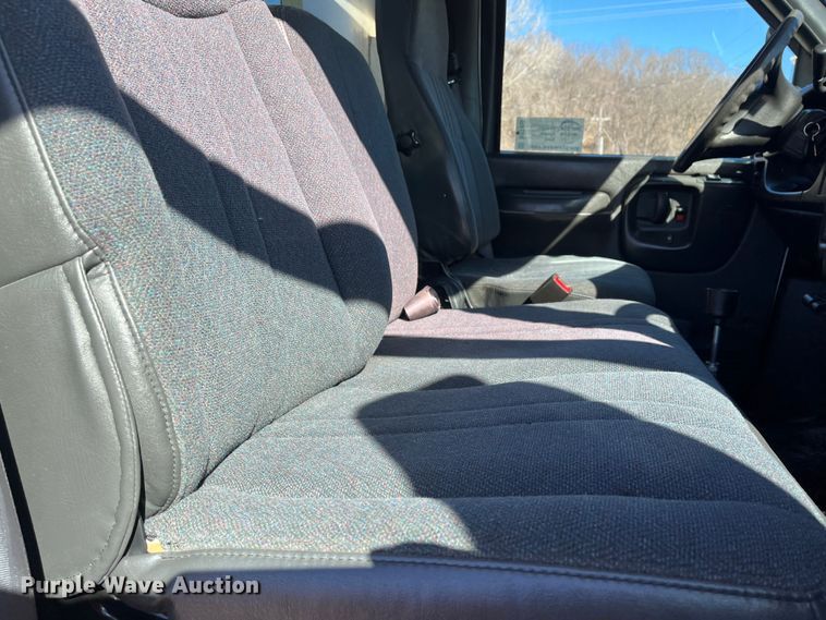 image for item DR7455 2005 Chevrolet C5500  dump truck