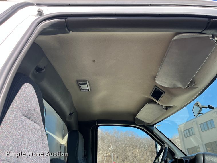 image for item DR7455 2005 Chevrolet C5500  dump truck