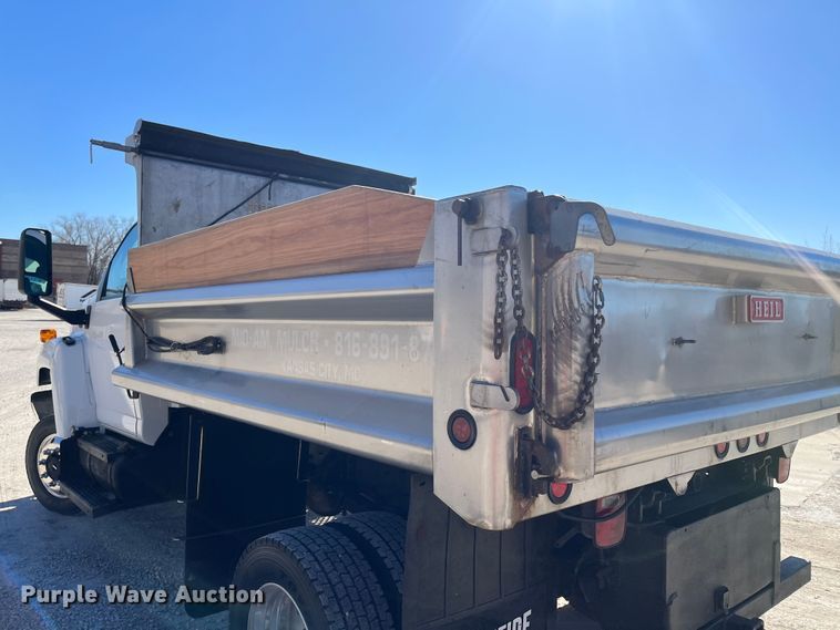 image for item DR7455 2005 Chevrolet C5500  dump truck