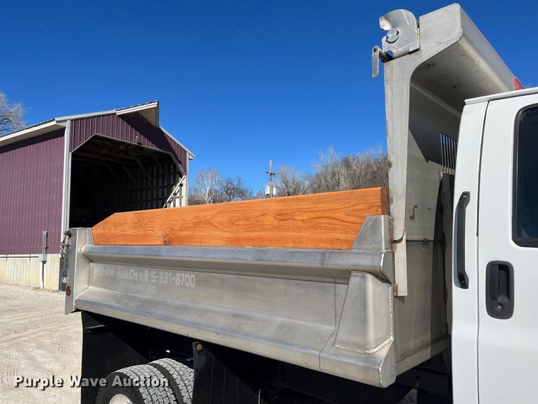 image for item DR7455 2005 Chevrolet C5500  dump truck