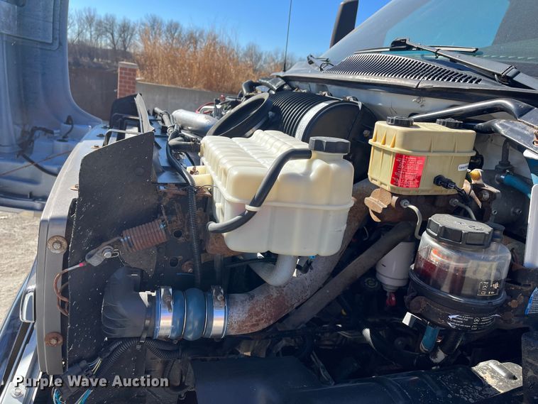 image for item DR7455 2005 Chevrolet C5500  dump truck