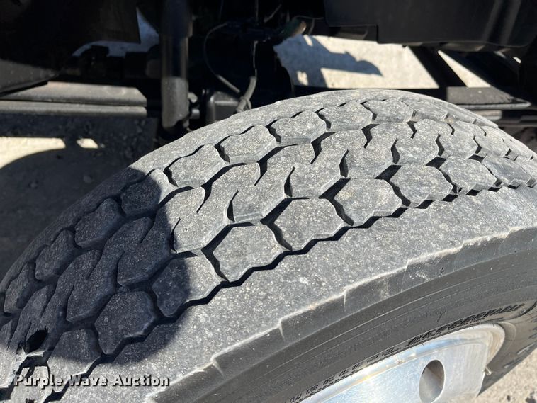 image for item DR7455 2005 Chevrolet C5500  dump truck