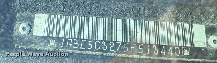 image for item DR7455 2005 Chevrolet C5500  dump truck