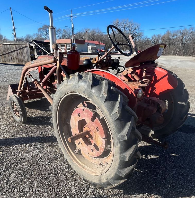 image for item DR7459 1948 IH Farmall C  tractor