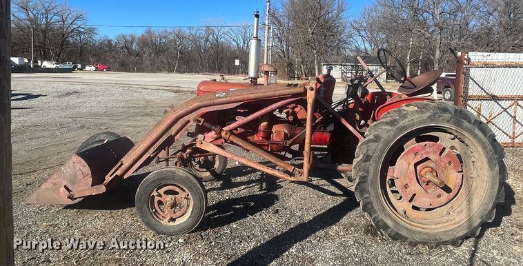 image for item DR7459 1948 IH Farmall C  tractor