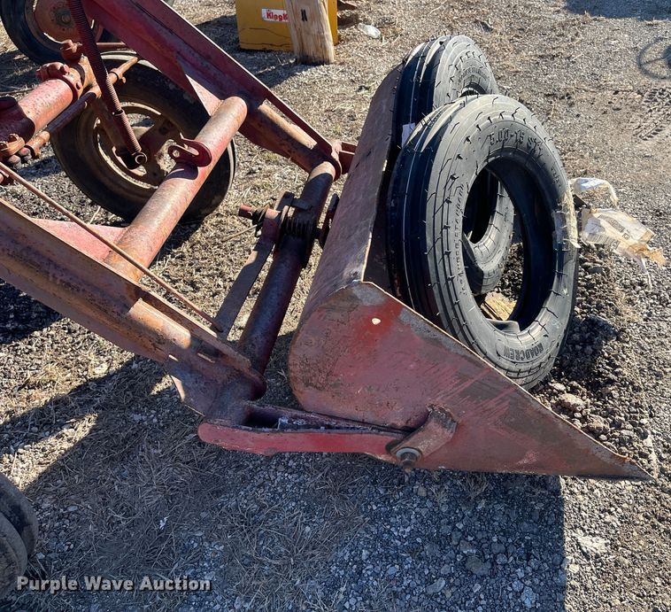 image for item DR7459 1948 IH Farmall C  tractor