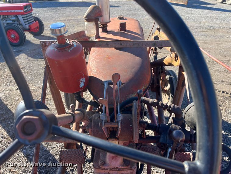 image for item DR7459 1948 IH Farmall C  tractor