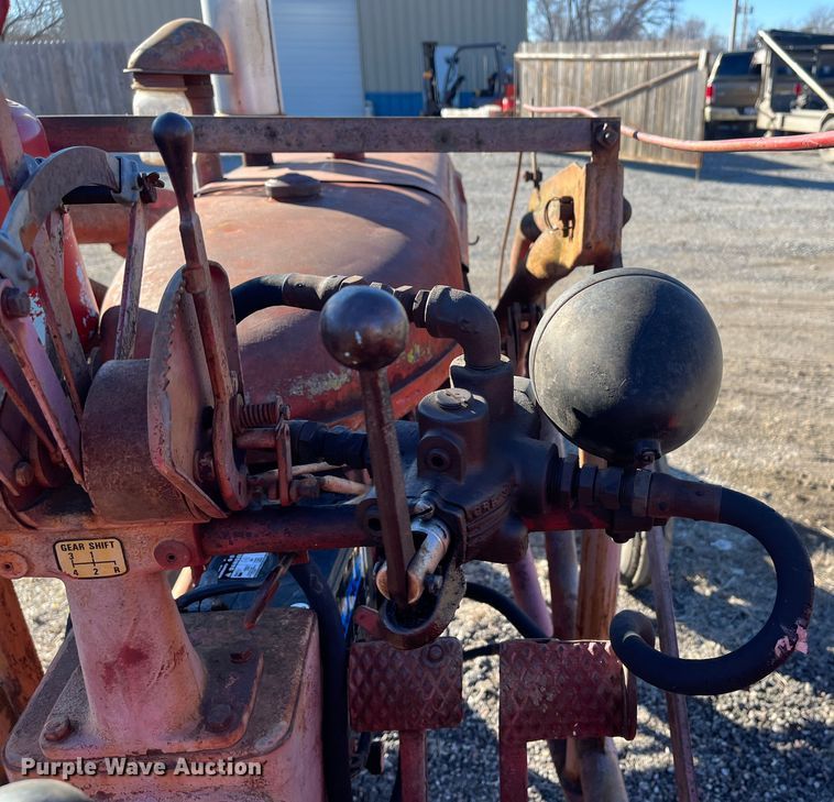 image for item DR7459 1948 IH Farmall C  tractor