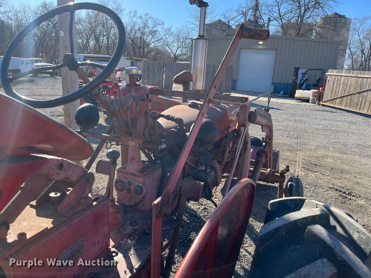 image for item DR7459 1948 IH Farmall C  tractor